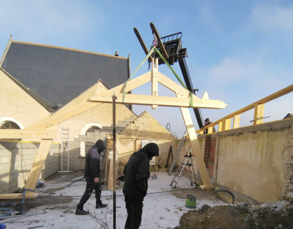 Pose d'une nouvelle charpente en bois dans le Loir-et-Cher