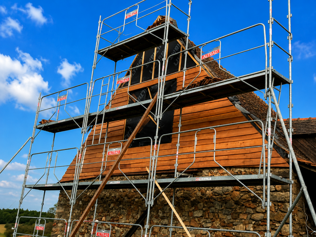 Découvrez comment une bonne isolation des combles, de la toiture ou par l'extérieur permet de garder votre maison plus fraîche pendant la canicule en Sarthe et dans le Loir-et-Cher.