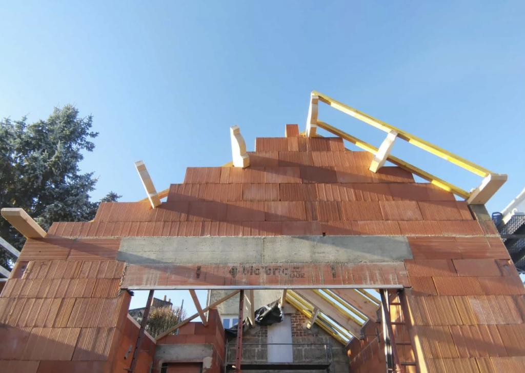 Un charpentier en Sarthe à Marigné-Laillé pour la construction, la rénovation ou la réparation de votre charpente