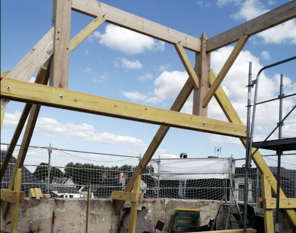 Travaux de charpente en Sarthe à Allonnes pour la construction, la rénovation ou la réparation de votre charpente ?
