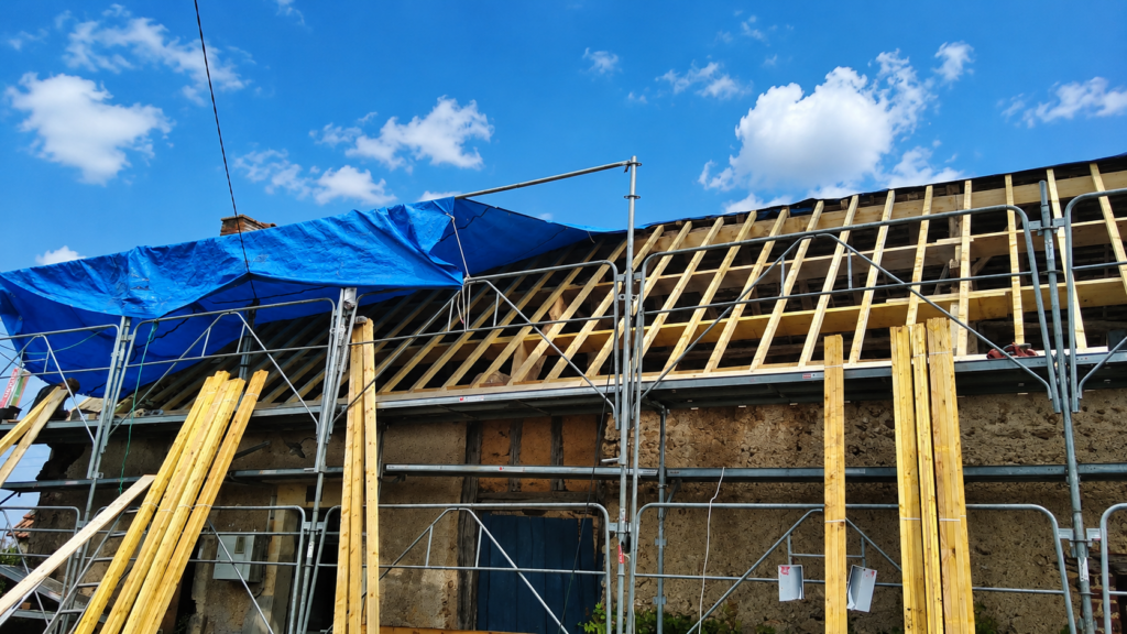 Chantier de charpente en bois réalisé en Sarthe
